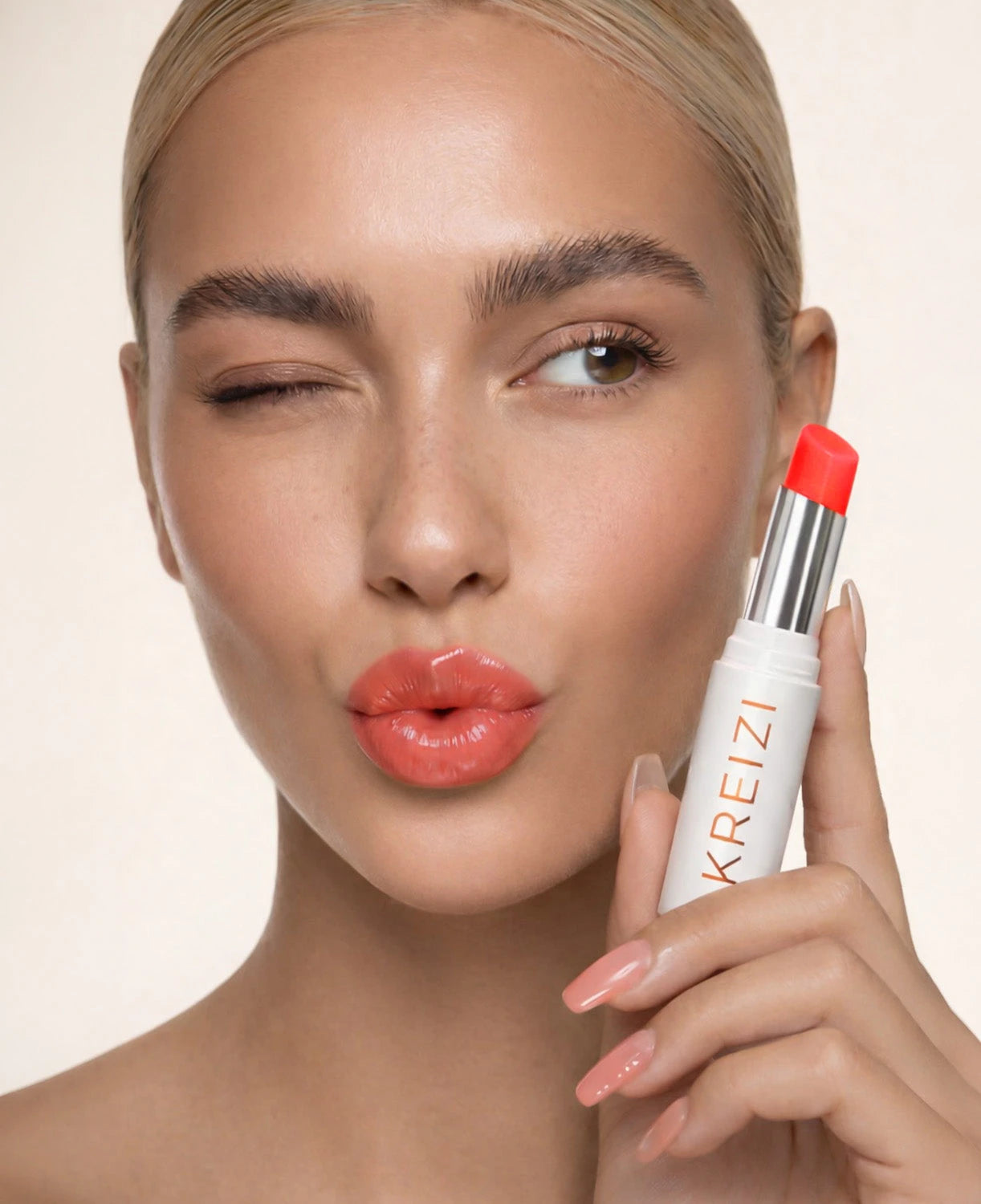  Moisture-Rich Tinted Lip Balm Amaryllis 05