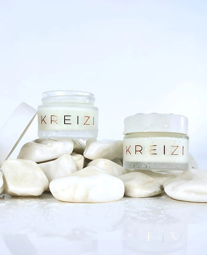  Niacinamide and Hyaluronic Acid Moisture Booster 1.5 FL OZ 04